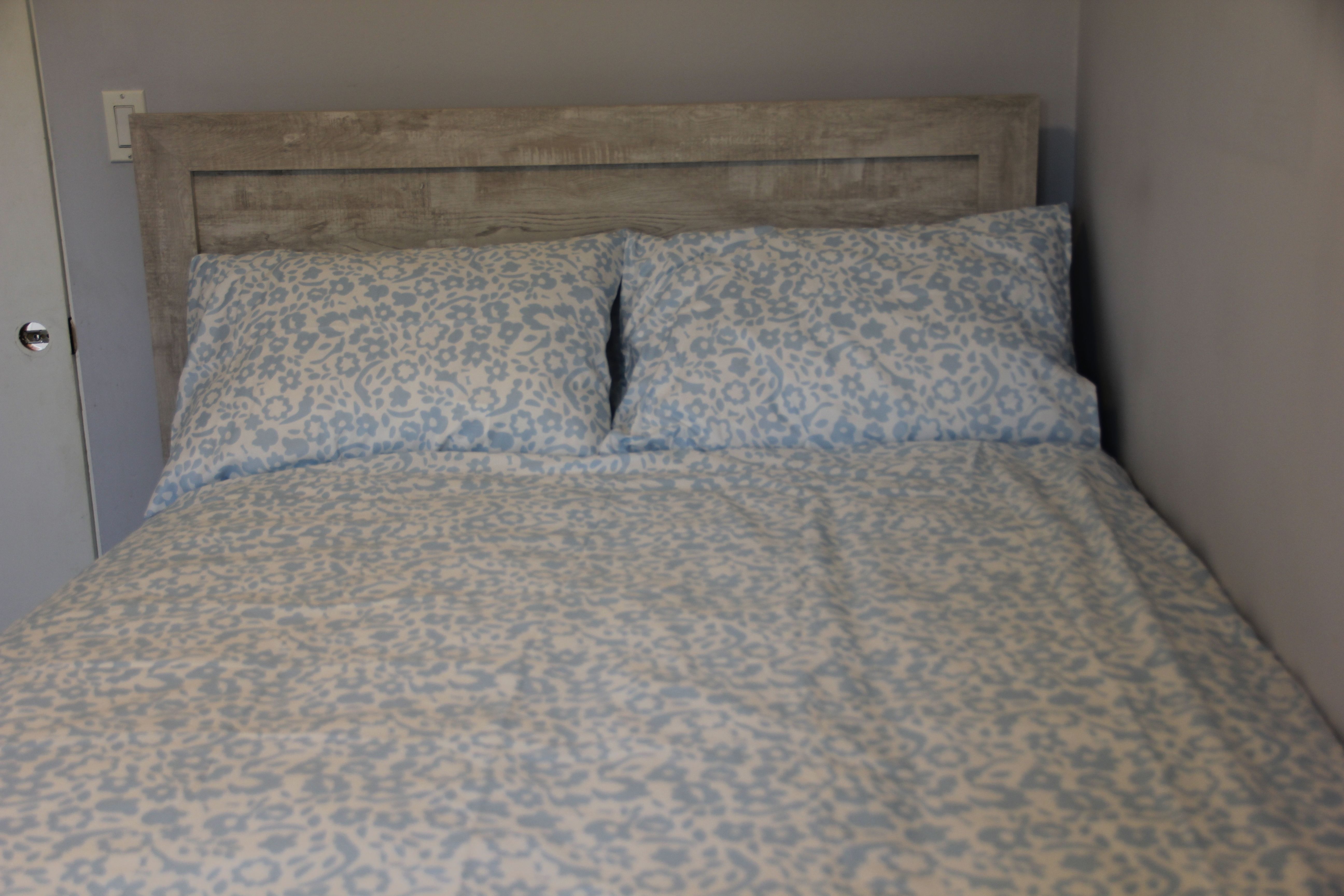 Affordable Private Room 3 for Students in Burquitlam near SkyTrain